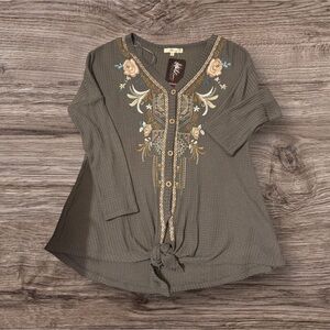 ANDREE BY UNIT Floral Embroidered Waffle Knit Top - Gray NWT